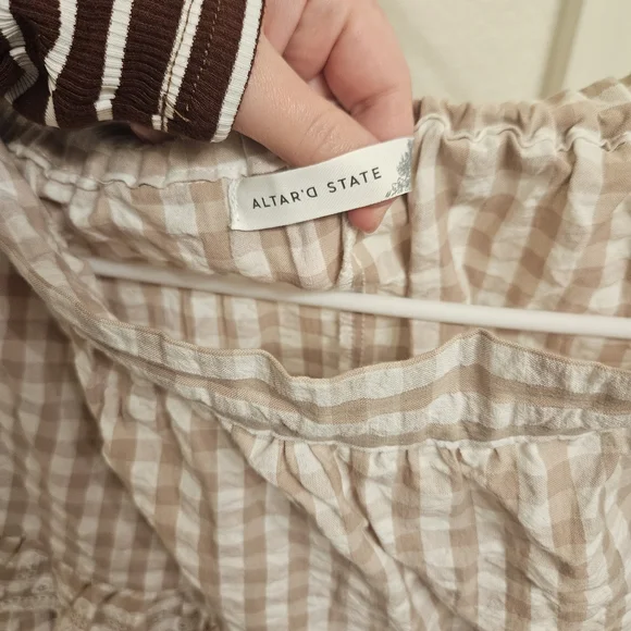 Brown Gingham Dress with Lace Trim - Picture 4 of 4